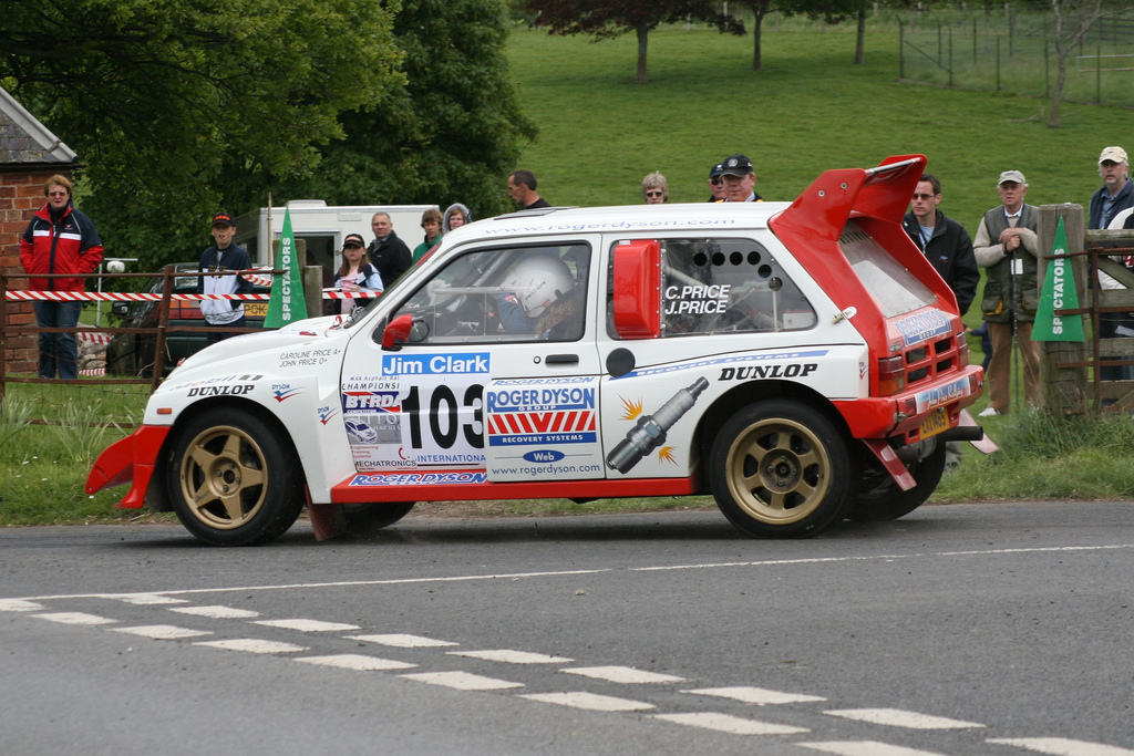A Metro 6R4 in action