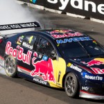 Red_Bull_Holden_VF_Commodore_Wincup