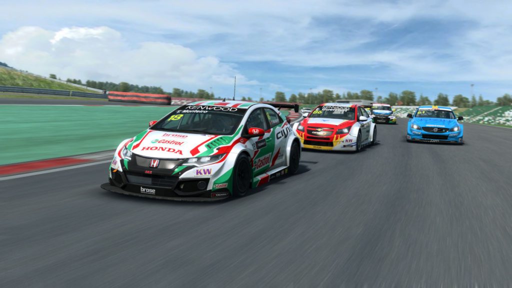 RaceRoom Opens Free Access to All Cars and Tracks
