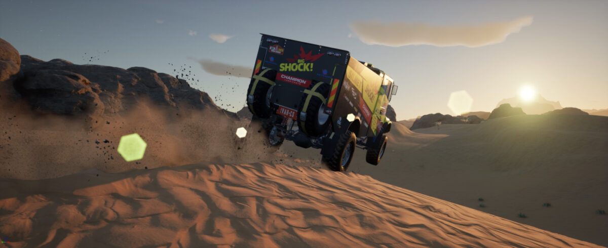 The first Dakar 21 images include a rally racing truck