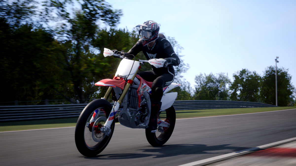 A 2016 Honda CRF 450X Supermoto Special appears in the RIDE 4 Street Kings DLC Pack